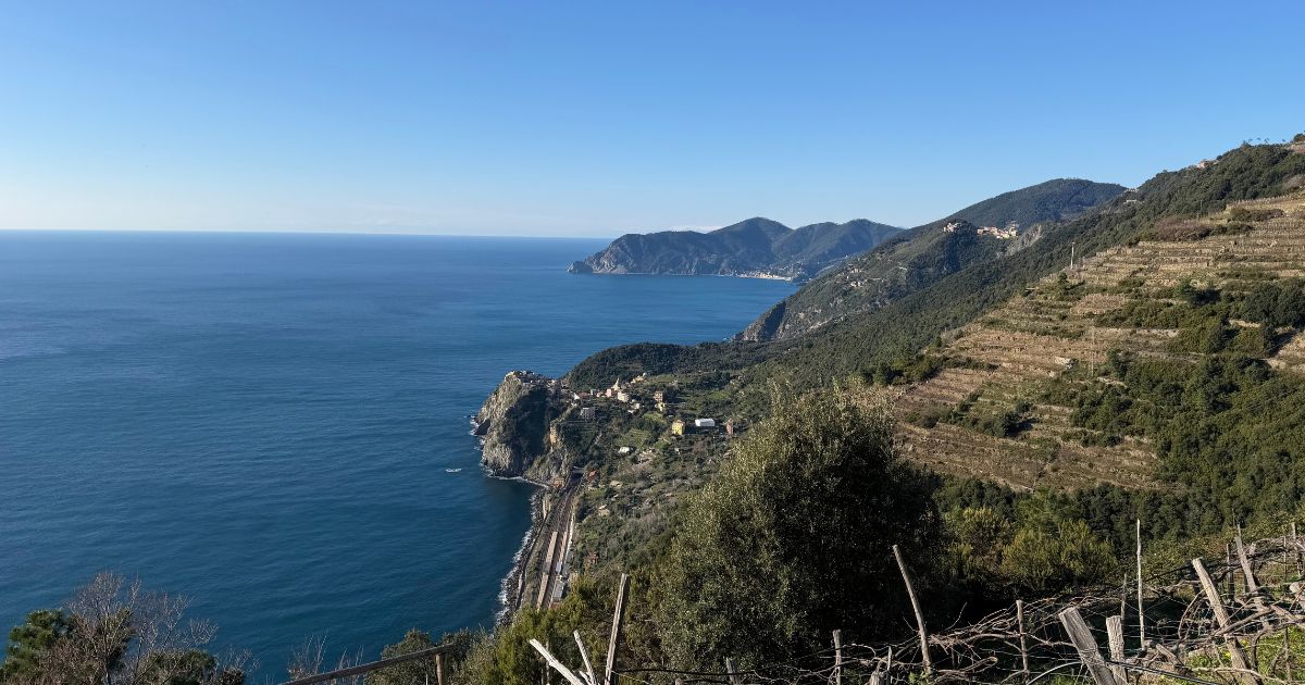 Domenica 8 novembre: LA SPEZIA: TREKKING + TRENO nelle meravigliose 5 TERRE. - immagine 2